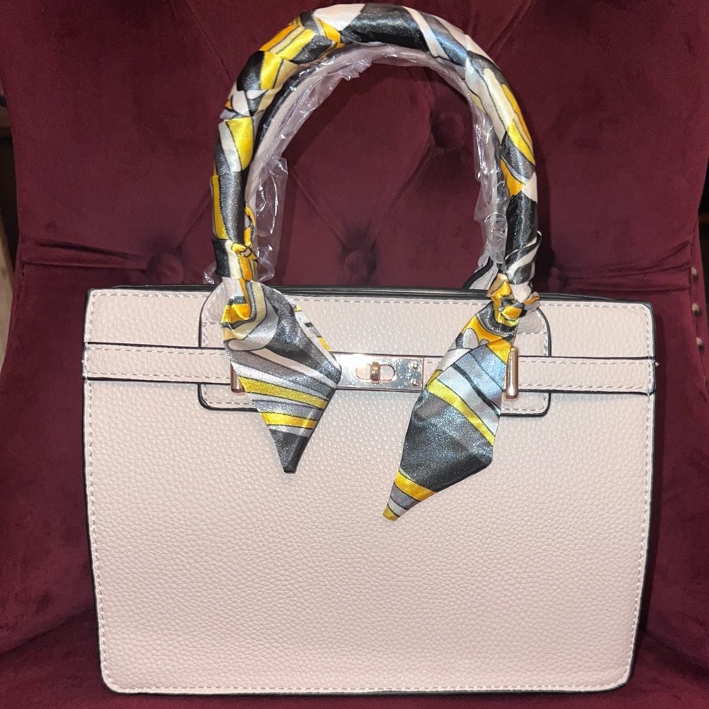 Crossbody handbag NWOT, EXCELLENT CONDITION, free twilly
